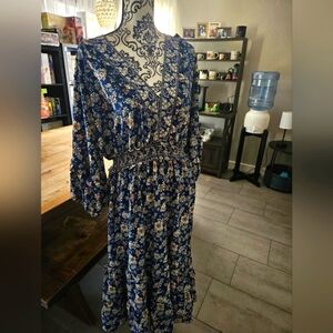 Max Studio Navy Floral Long Sleeve Dress